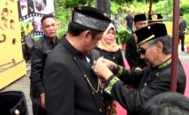 Wawali Basri Terima Gelar Temenggung Mangku Praja dari Kesultanan Kutai