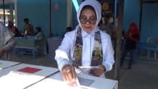 Wali Kota Neni Salurkan Hak Suaranya Di Pemilu 2019
