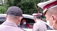 Ketua DPRD Kutim Dukung Posko Tes Swab di Pos Penjagaan