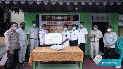 PKT Salurkan Bantuan Rp50 Juta dan Ratusan Paket Makanan bagi Korban Kebakaran Loktuan