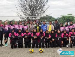 Wawali Buka Turnamen Voli DPRD Cup I