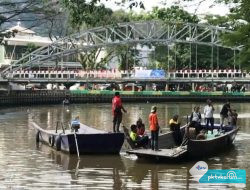 Balai Wilayah Sungai Kalimantan IV Bersama Pemprov dan Pemkot Galakkan Aksi Susur Sungai dan Pungut Sampah dalam Rangka World Water Forum ke-10