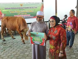 Masjid Tertua di Bontang Terima Hewan Kurban Presiden Prabowo