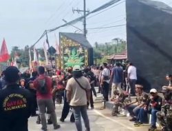 Ratusan Warga dan Tokoh Adat Gelar Aksi Damai Tuntut Penyelesaian Konflik Lahan