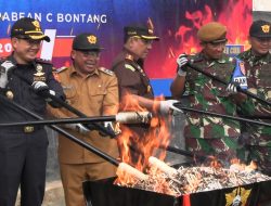 KPPBC TMP C Bontang Musnahkan 93.720 Batang Rokok Ilegal dan 148,18 Liter Minuman Etil Alkohol
