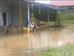 Banjir Kembali Rendam RT 01 Kanaan, Warga Keluhkan Tanggul dan Proyek Drainase