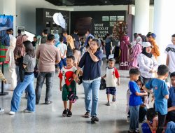 Sambut Antusias Masyarakat, Otorita IKN Imbau Penggunaan Tas Pakai Ulang dan Ketertiban di Masjid Negara IKN
