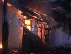 Rumah Kosong di Rapak Binuang Samarinda Ludes Terbakar