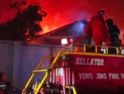 Kebakaran Hebat di Samarinda, Lima Rumah Hangus dan Puluhan Warga Mengungsi