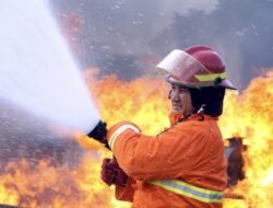 Dukung Penanganan Karhutla di Bontang, Pupuk Kaltim Buka Akses Air bagi Armada Pemadam