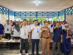 Tekan Biaya Produksi, Pupuk Kaltim Latih Pembudidaya Bontang Buat Pakan Ikan Mandiri